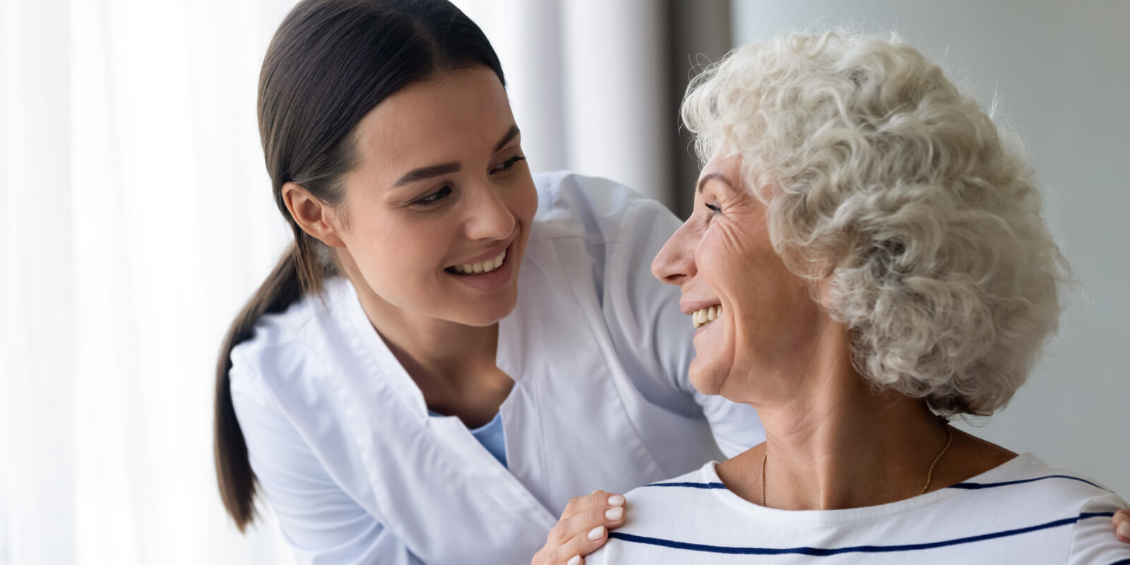 Cuidador de idosos: 5 pontos fundamentais na hora de escolher um profissional