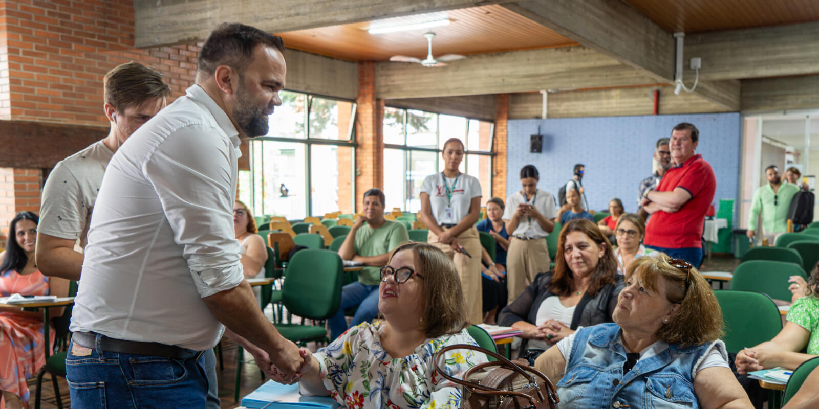 Posse de 1.195 professores e pedagogos reforça a educação no Paraná