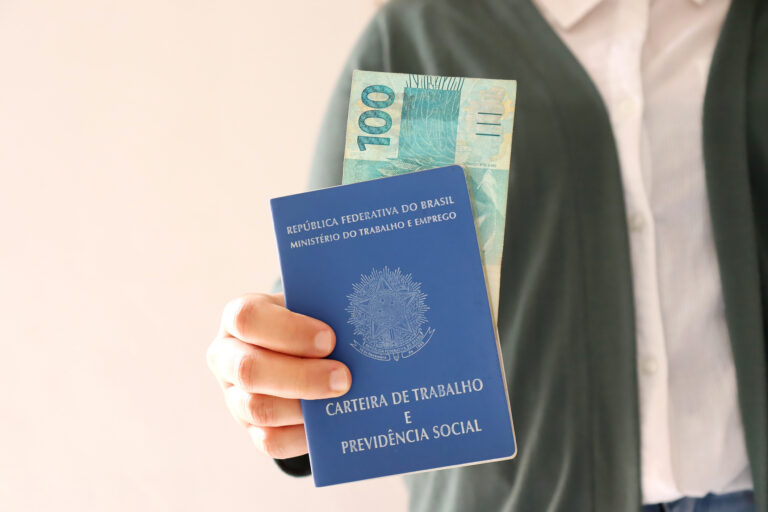 Mitos e verdades sobre o Crédito do Trabalhador: tudo o que você precisa saber